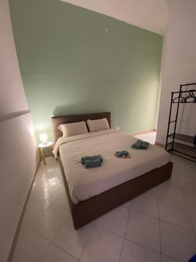 Lavica Airport Catania B&B Bagian luar foto