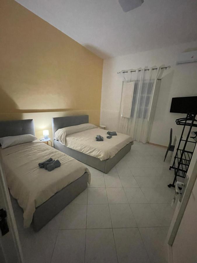 Lavica Airport Catania B&B Bagian luar foto