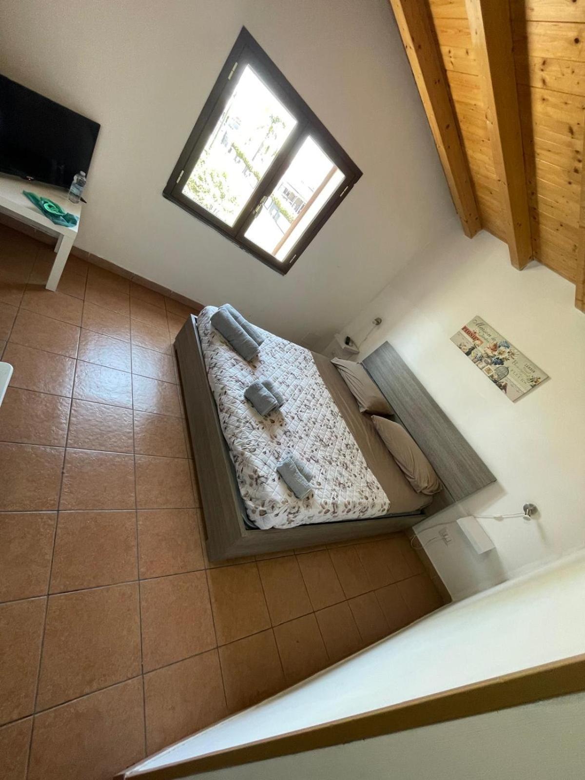 Lavica Airport Catania B&B Bagian luar foto